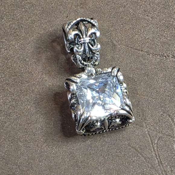 Silpada Jewelry - Silpada Uptown sterling silver pendant with a cubic zirconia stone‎